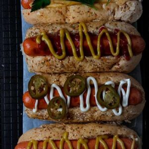 PAN MULTIFUNCIONAL (TIPO PERRO SANDWICH CON OREGANO Y PARMESANO)