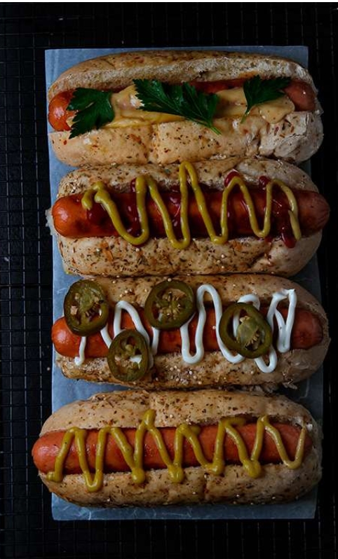 PAN MULTIFUNCIONAL (TIPO PERRO SANDWICH CON OREGANO Y PARMESANO)